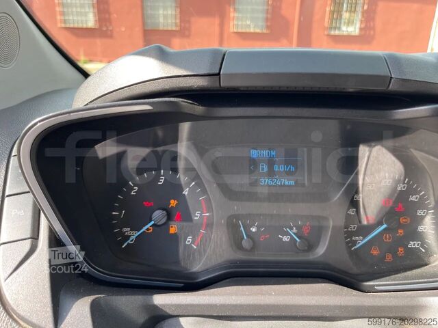 Transporte de pessoas Ford Tourneo Custom