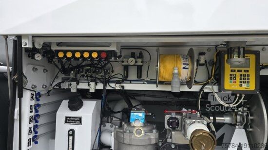 Βυτιοφόρο φορτηγό  5 KAMMER ALUMINIUM TANKAUFLIEGER ADR