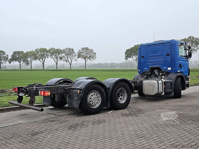 Podvozek s kabinou SCANIA R124.360