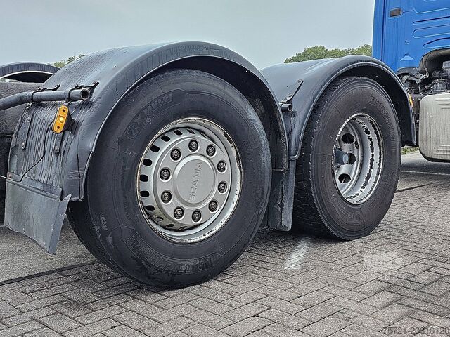 Podvozek s kabinou SCANIA R124.360