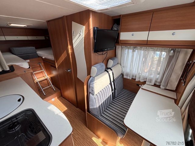 Daļēji integrēta kemperis CARADO T 337 - Einzelbetten - Garage -