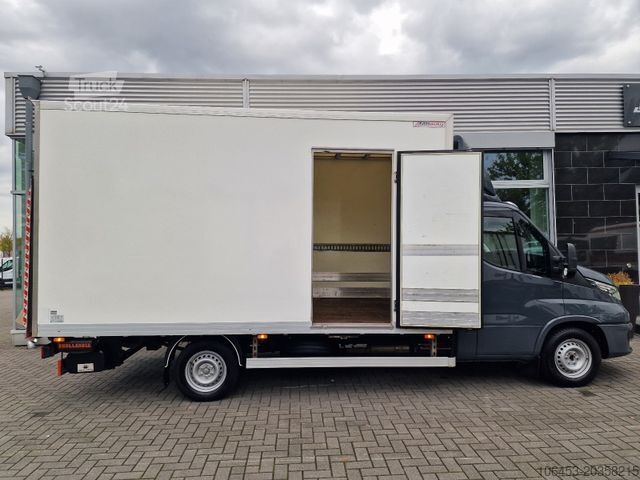 Vrachtwagen met bakwagen IVECO Daily  35-180 Automatik  Koffer LDW