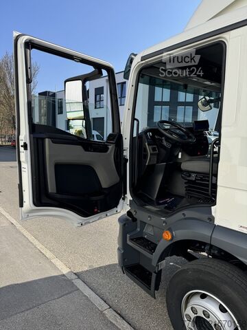Truck with box body LBW MAN TGM 15.290 Koffer 7,3m LBW NL.8,0t AHK