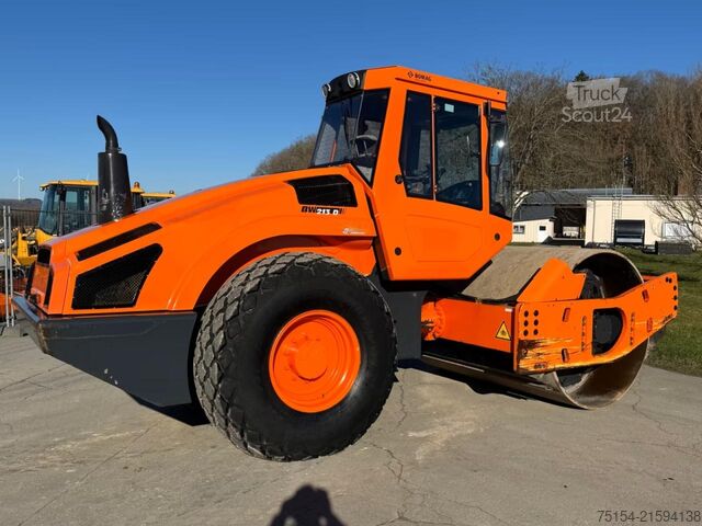 Μονότυμπανο οδοστρωτήρας BOMAG BW213D-4