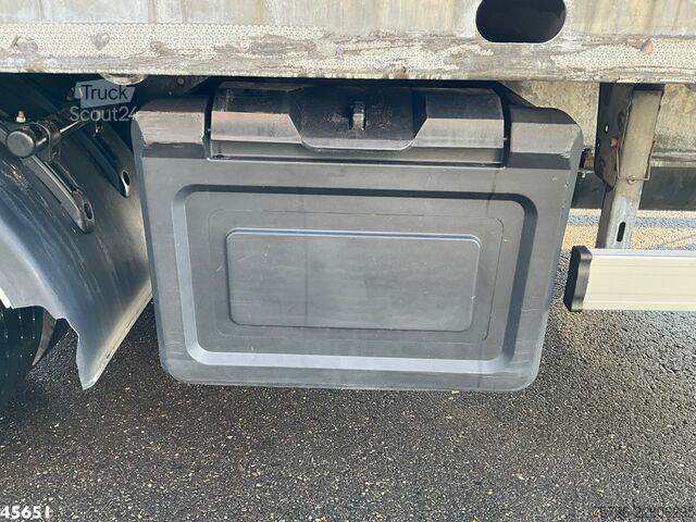 Vrachtwagen met kraan Volvo FMX 500 4x4 Fassi 31 Tonmeter laadkraan + Fly-J...