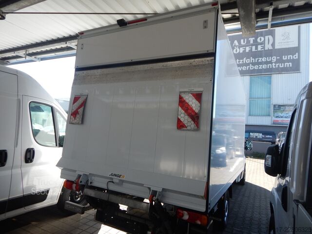 Transporter med skap - MEGA UTSTYR Peugeot Koffer LDB Ladebordwand 3,5t Boxer Standheizung+Navi+Kamera+Klimaauto