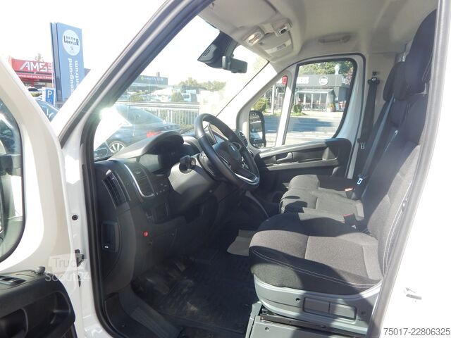 Transporter med skap - MEGA UTSTYR Peugeot Koffer LDB Ladebordwand 3,5t Boxer Standheizung+Navi+Kamera+Klimaauto