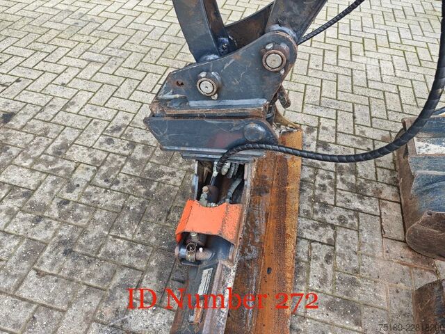 Miniekskavators Eurocomach ES 25 ZT 3 Buckets!