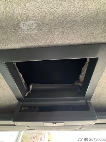 Transporteur de bétail MAN TGL 8.180 Pferdetransporter LKW  Wohnabteil 7,5t