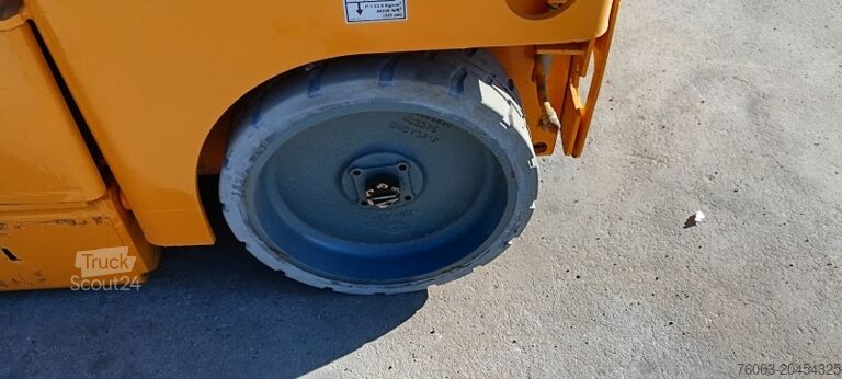 élévateur à ciseaux Haulotte Compact 14 - 14 m, electric