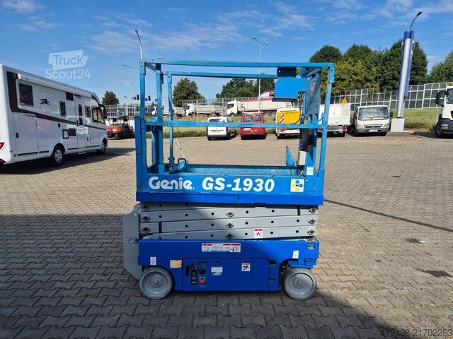 Škarjasto dvigalo Genie GS1930 / 4X4 / 1 OWNER / SERVICED!