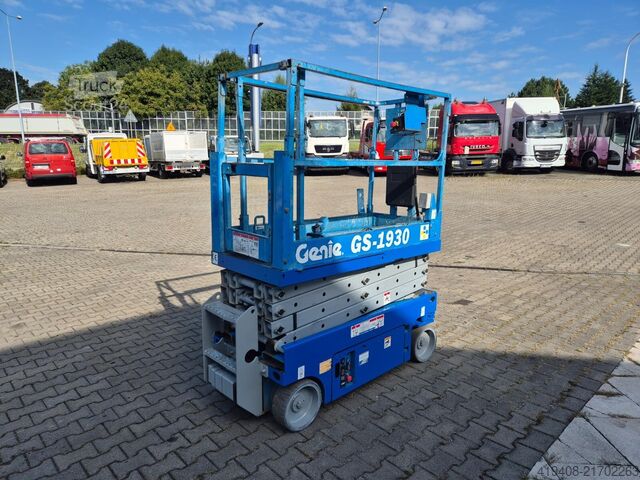 Škarjasto dvigalo Genie GS1930 / 4X4 / 1 OWNER / SERVICED!