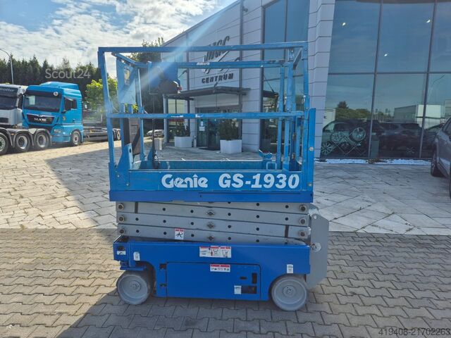 Škarjasto dvigalo Genie GS1930 / 4X4 / 1 OWNER / SERVICED!