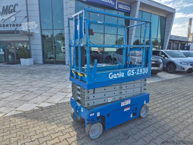 Škarjasto dvigalo Genie GS1930 / 4X4 / 1 OWNER / SERVICED!