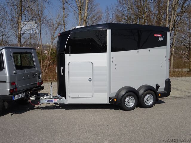 Atrelado de transporte de cavalos Ifor Williams HBX 511, Sattelkammer, Dreh-/Kipp