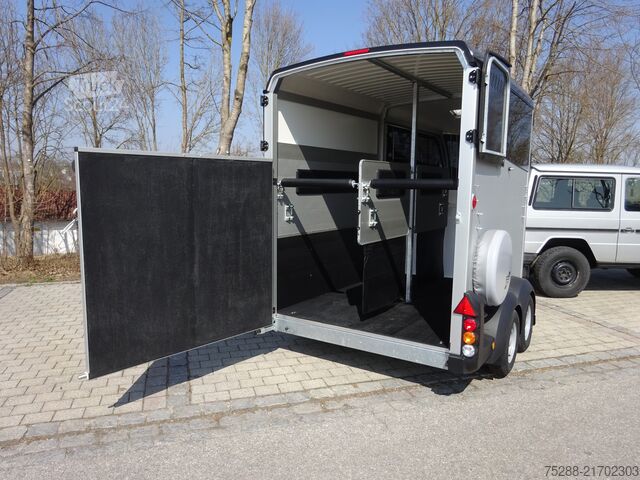Atrelado de transporte de cavalos Ifor Williams HBX 511, Sattelkammer, Dreh-/Kipp