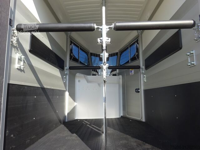 Atrelado de transporte de cavalos Ifor Williams HBX 511, Sattelkammer, Dreh-/Kipp