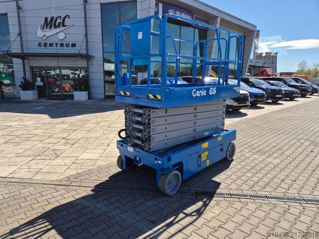 Škarjasto dvigalo Genie GS 4047 / Electric / 4X4 / 1 owner/ Only  455MT...