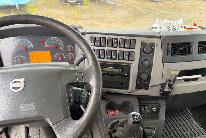 Atgūšanas transportlīdzeklis Volvo FL230 / NEW ENGINE / WORKS GREAT / 1 OWNER