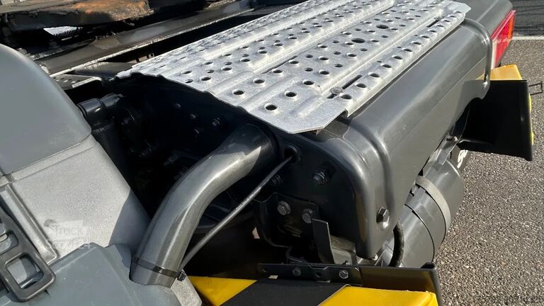 Scania T164-480 V8 Torpedo | camion à capot | intérieur spécial | empattement 4700 mm | boîte manuel Scania T164-480 V8 Torpedo | hauber | special int | 47...