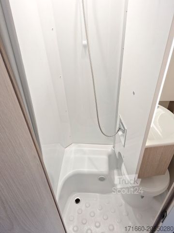 Half-integraal camper BÜRSTNER Lineo T 620 G SAT/TV, NAVI, RFK, WINTERPAKET