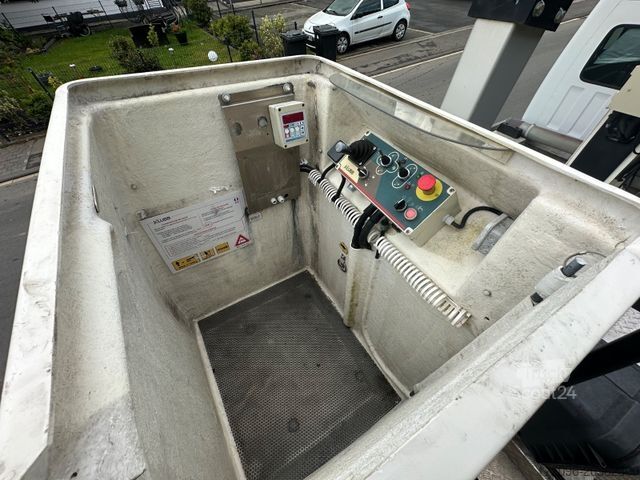 Camión plataforma elevadora RENAULT Master III Steiger/11,2m/3,5t/Klubb K26/Klima