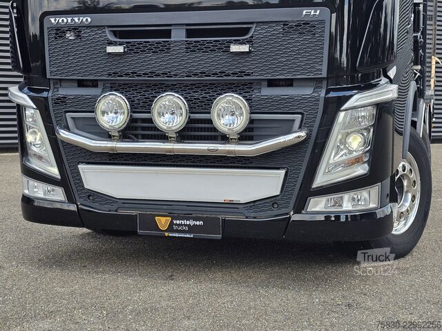 Kranwagen Volvo FH540 8X4 / 8X2 / HMF 28TM KRAN / CRANE / OPRIJ...