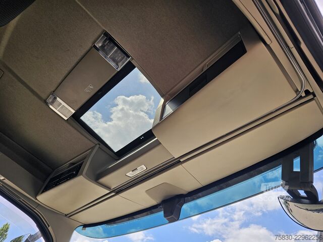Kranwagen Volvo FH540 8X4 / 8X2 / HMF 28TM KRAN / CRANE / OPRIJ...