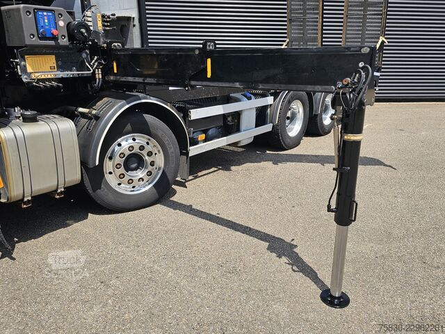 Reševalno vozilo Volvo FH540 8X4 / HMF 28TM KRAN / CRANE / OPRIJ- MACH...
