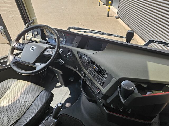 Reševalno vozilo Volvo FH540 8X4 / HMF 28TM KRAN / CRANE / OPRIJ- MACH...