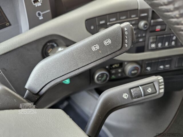 Reševalno vozilo Volvo FH540 8X4 / HMF 28TM KRAN / CRANE / OPRIJ- MACH...