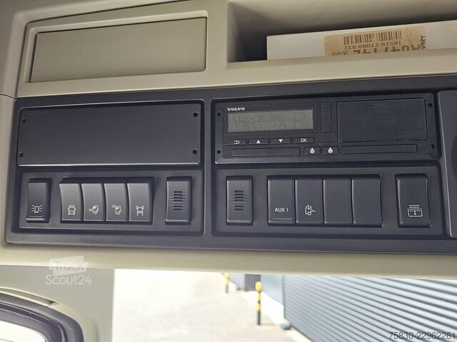 Reševalno vozilo Volvo FH540 8X4 / HMF 28TM KRAN / CRANE / OPRIJ- MACH...