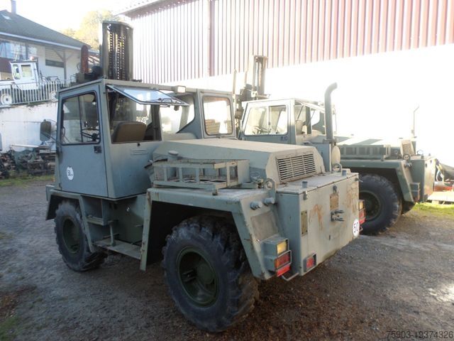 Terränggående gaffeltruck STEINBOCK 1x  Geländestapler Y4 Fug 4x4 Allrad