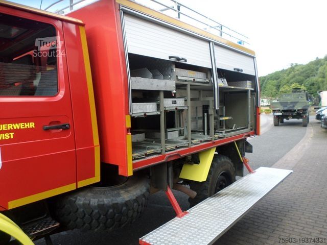 Furgone chiuso MERCEDES-BENZ Feuerwehr Unimog  U 1300L  mit Werner Winde 5 To