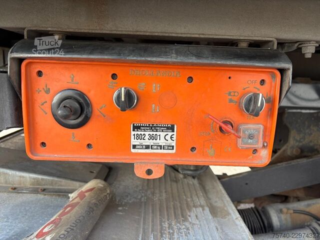 Schiebeplanen Samro CT28MH + 3 X AS + DHOLLANDIA LOADLIFT