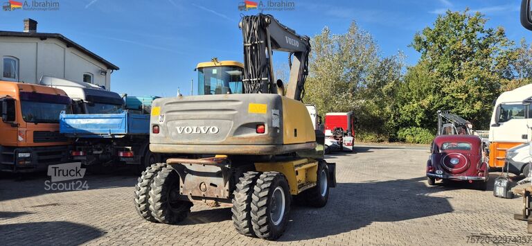 Pelle sur pneus Volvo EW160 Schnellwechsler 2xLöffel Straßenzulassung