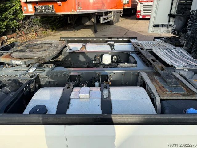 Standardní tahač VOLVO FH 13.460 4X2 Tractor-unit Spring/Air Retarder P