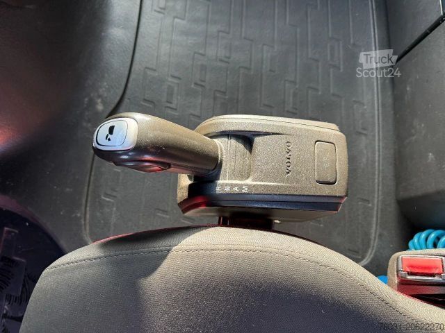 Standardní tahač VOLVO FH 13.460 4X2 Tractor-unit Spring/Air Retarder P