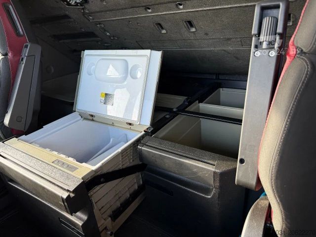 Standardní tahač VOLVO FH 13.460 4X2 Tractor-unit Spring/Air Retarder P