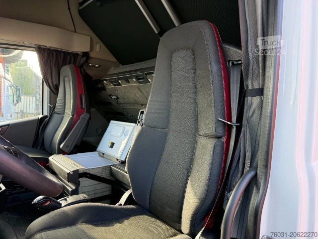 Standardní tahač VOLVO FH 13.460 4X2 Tractor-unit Spring/Air Retarder P