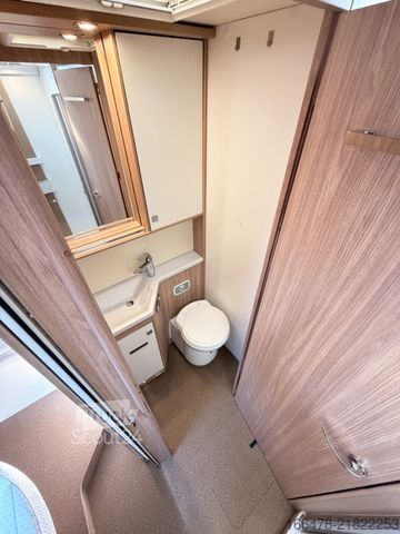 Half-integraal camper BÜRSTNER Ixeo T 736 *Queensbett-Face2Face-Automatik*