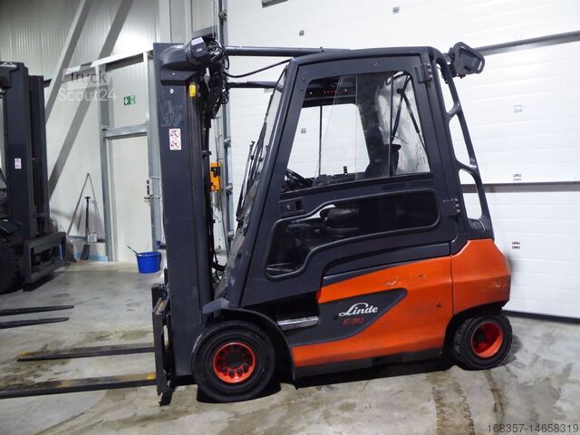 Ανυψωτικό περονοφόρο με εμπρόσθιο φορτηγό Linde E30-01