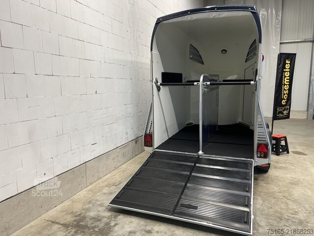 Remorcă pentru transport cai Böckmann Comfort Neu Pferdeanhänger
