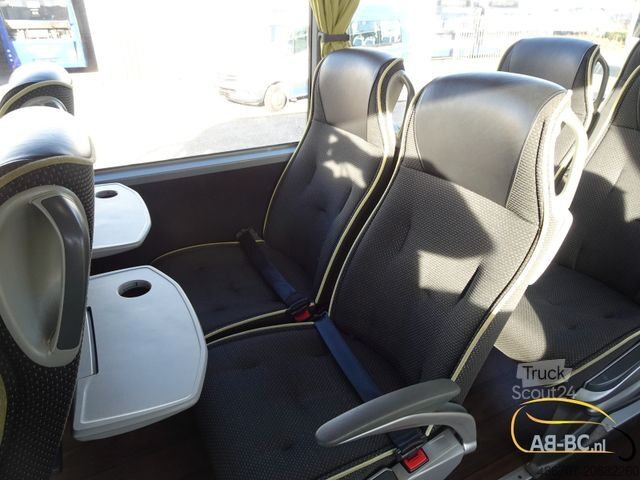 Diaľkový autobus MERCEDES-BENZ Tourismo RHD-M - 51 Sitze EURO 6