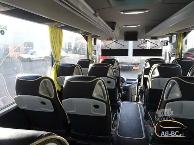 Diaľkový autobus MERCEDES-BENZ Tourismo RHD-M - 51 Sitze EURO 6