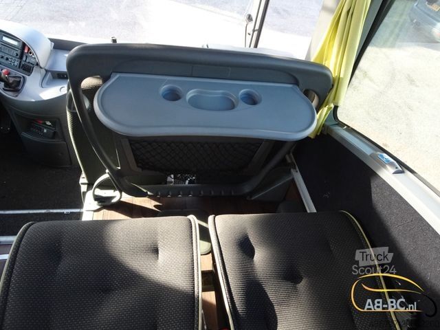 Diaľkový autobus MERCEDES-BENZ Tourismo RHD-M - 51 Sitze EURO 6