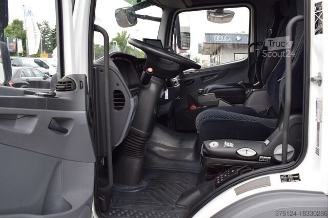 Transportador con plataforma y toldo mercedes-benz Atego 816 L Automatik*Ladebordwand*Tempomat