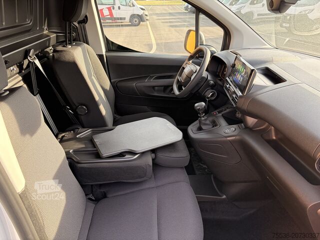 Fourgon tôlé Fiat Doblo