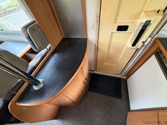 Integroitu matkailuauto HYMER/ERIBA B 544 Vollintegriert Fiat 2.5 Tdi 85 kw Hubbett