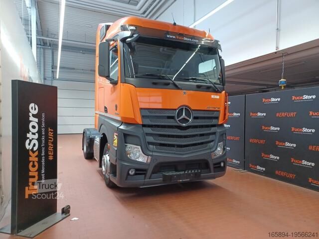 Veszélyes anyagokat szállító teherautó Mercedes-Benz Actros 1845 GGVS ADR DNA LS